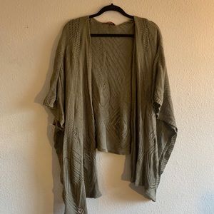 Green shirt sleeve cardigan